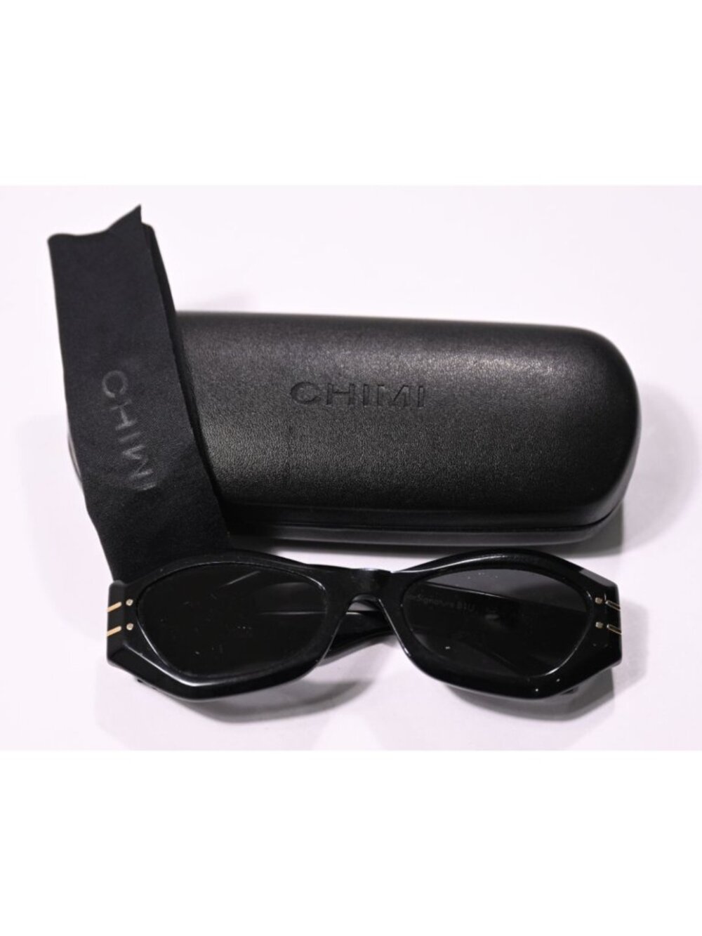 Dior DiorSignature B1U Butterfly Sunglasses in Black - Picture 3 of 12